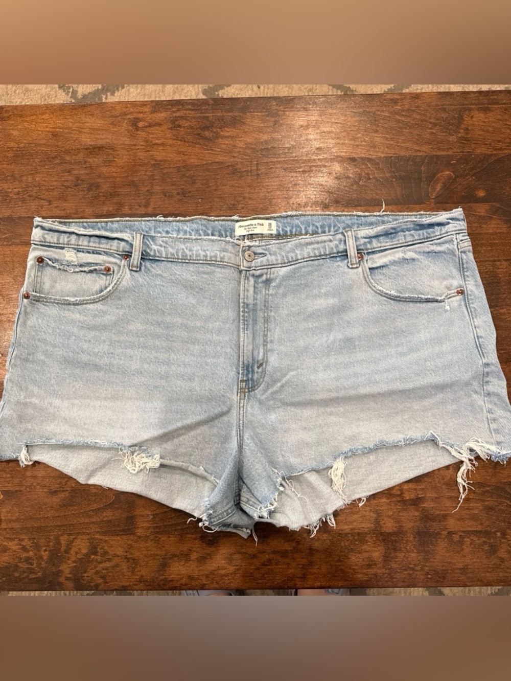 A&F The Mom Short
